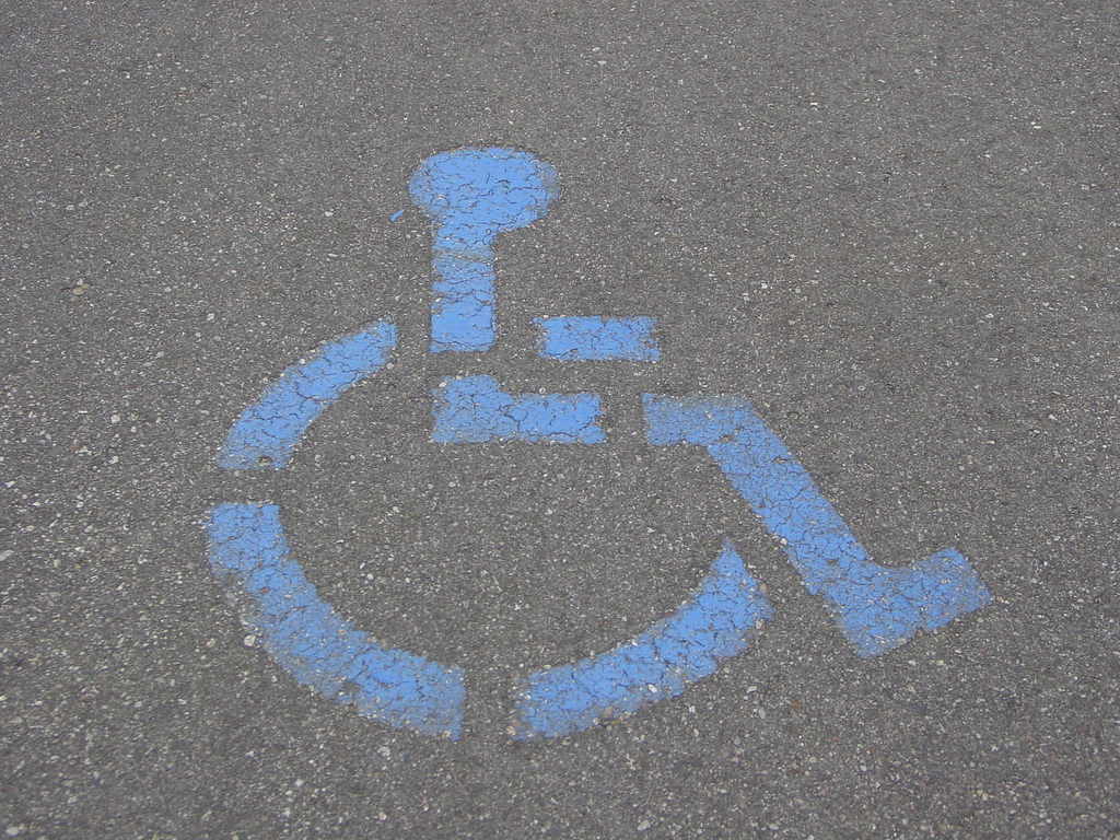 Handicap : la proposition de loi sur la gratuité du stationnement définitivement adoptée