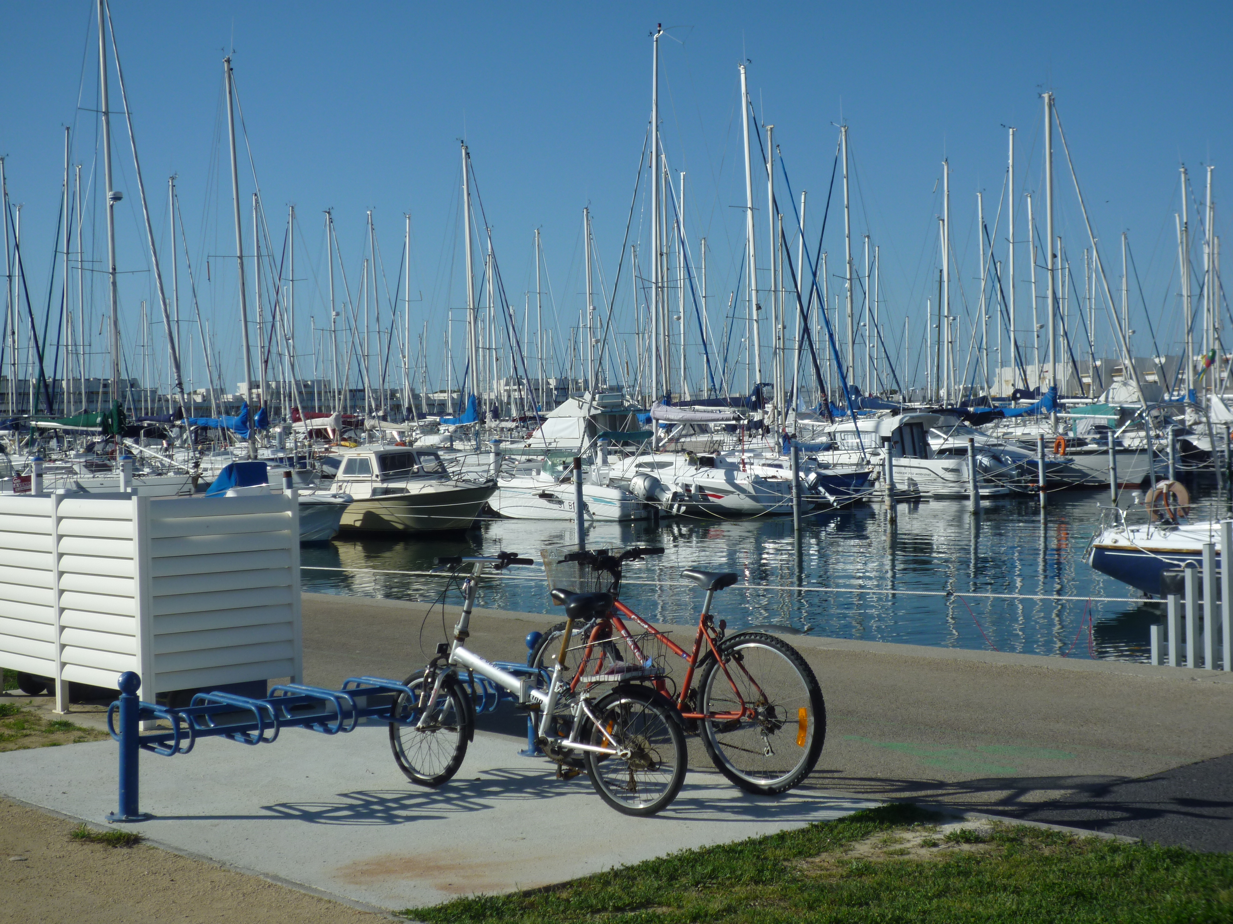 Range vélos Biarritz Port Camargue
